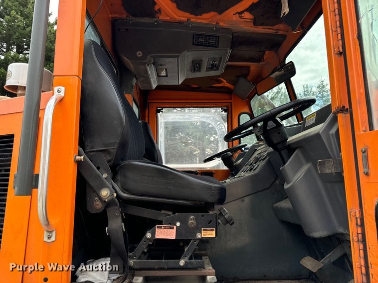 image for item DV5783 2003 Elgin  Pelican  street sweeper