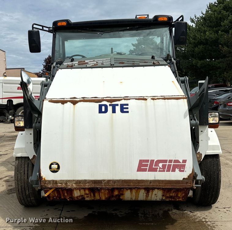 image for item DV5784 2009 Elgin Pelican  street sweeper