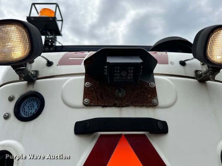 image for item DV5784 2009 Elgin Pelican  street sweeper