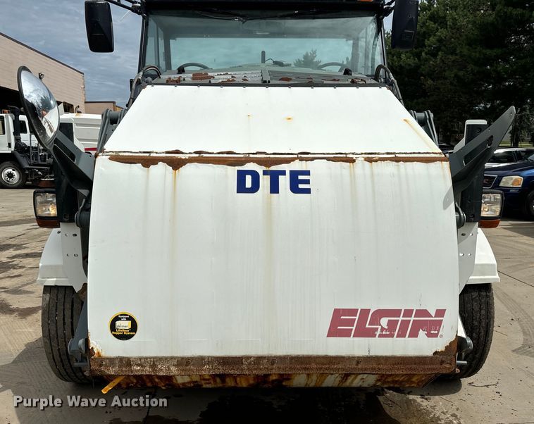 image for item DV5784 2009 Elgin Pelican  street sweeper