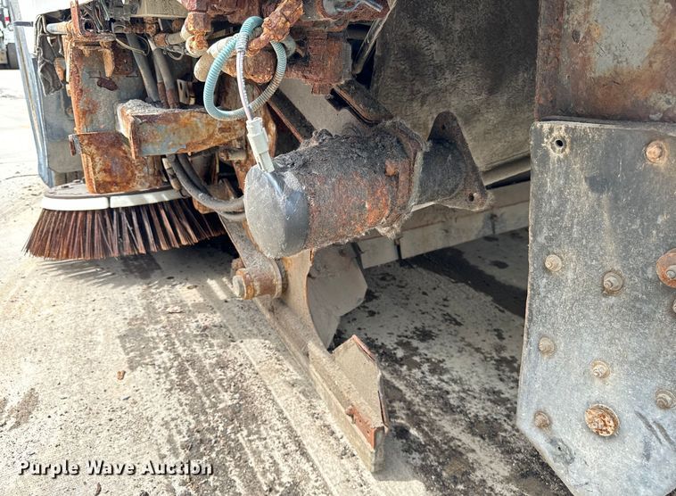 image for item DV5784 2009 Elgin Pelican  street sweeper