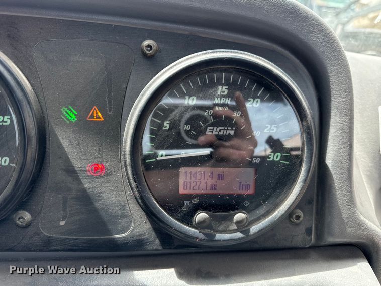 image for item DV5784 2009 Elgin Pelican  street sweeper