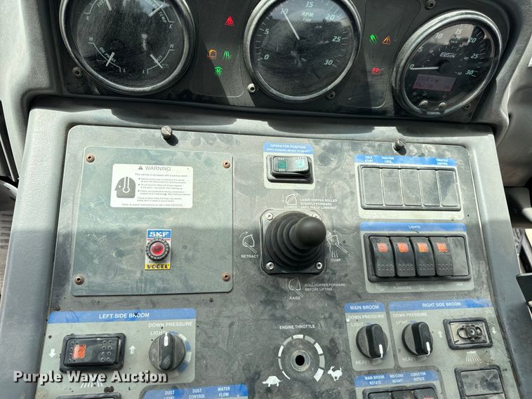 image for item DV5784 2009 Elgin Pelican  street sweeper