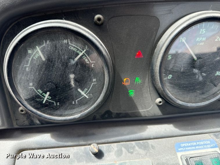 image for item DV5784 2009 Elgin Pelican  street sweeper