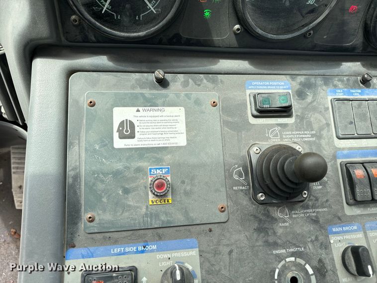 image for item DV5784 2009 Elgin Pelican  street sweeper