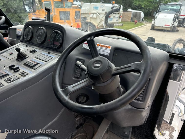 image for item DV5784 2009 Elgin Pelican  street sweeper