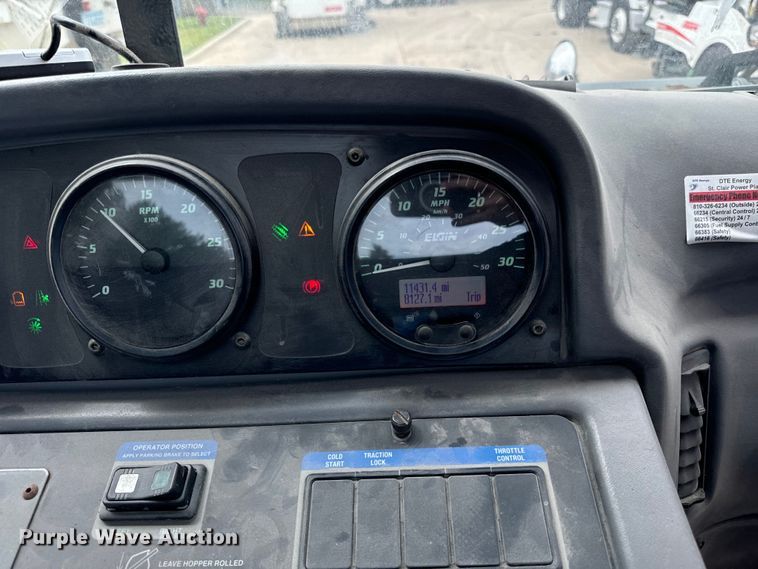 image for item DV5784 2009 Elgin Pelican  street sweeper