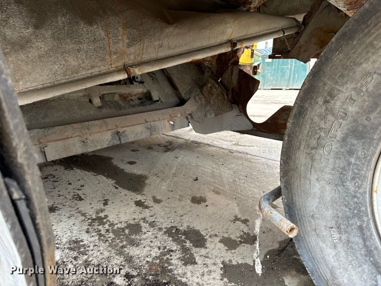 image for item DV5784 2009 Elgin Pelican  street sweeper