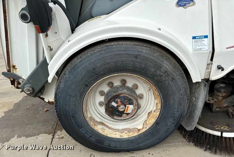 image for item DV5784 2009 Elgin Pelican  street sweeper