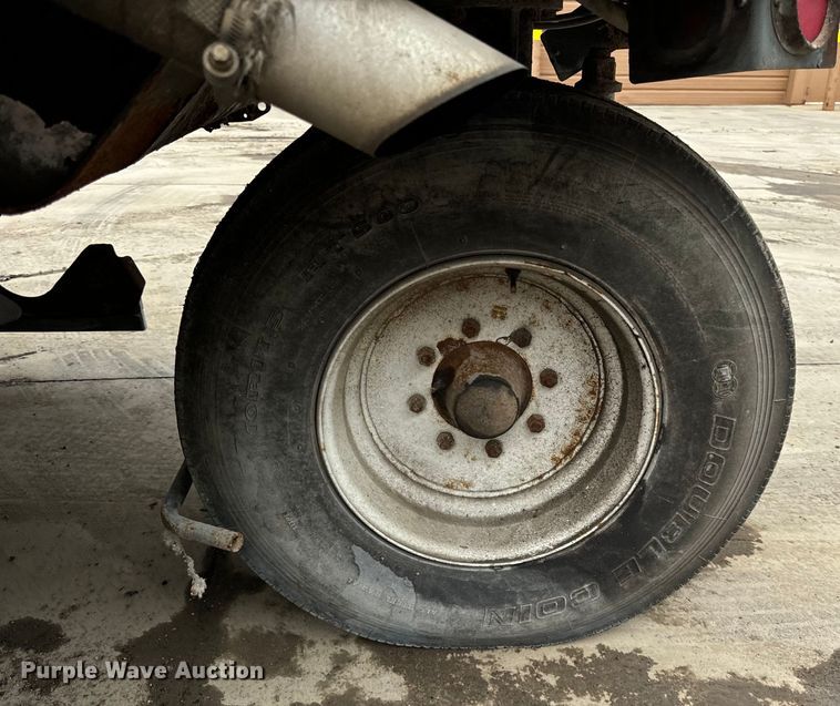 image for item DV5784 2009 Elgin Pelican  street sweeper