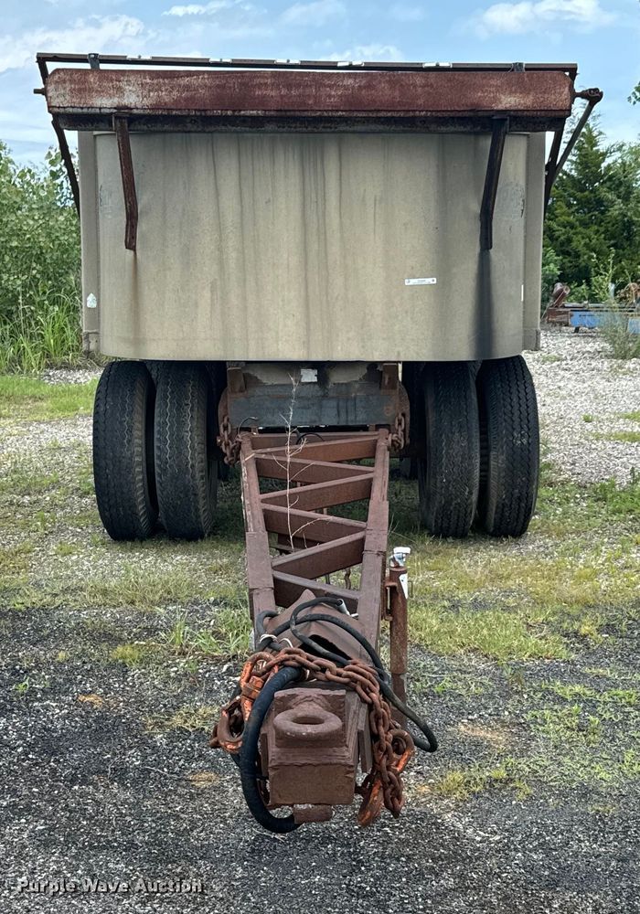 image for item DX0604 1974 Travis end dump pup trailer