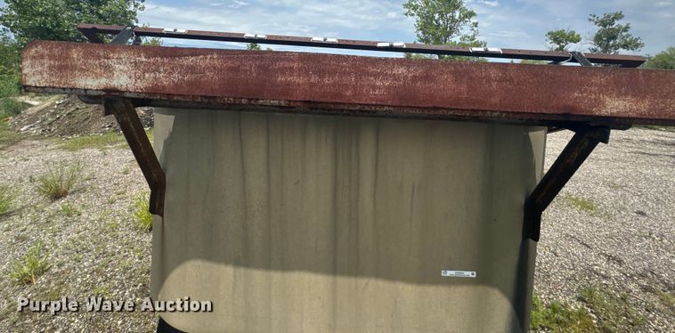 image for item DX0604 1974 Travis end dump pup trailer