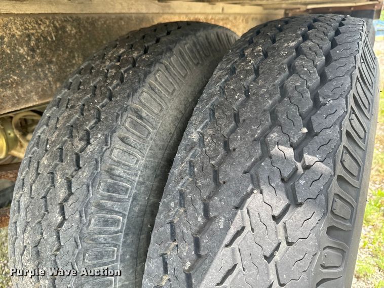 image for item DX0604 1974 Travis end dump pup trailer