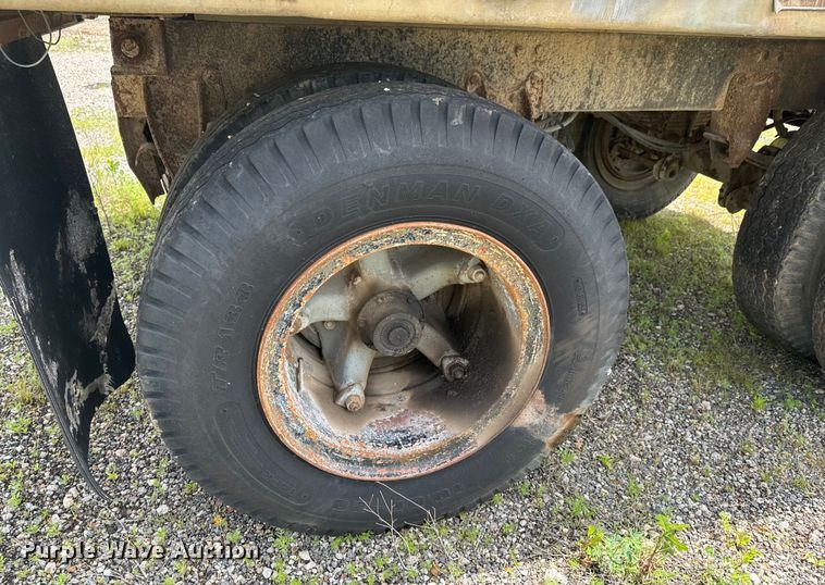 image for item DX0604 1974 Travis end dump pup trailer