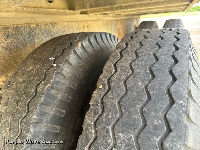 image for item DX0604 1974 Travis end dump pup trailer