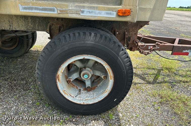 image for item DX0604 1974 Travis end dump pup trailer