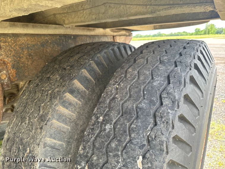 image for item DX0604 1974 Travis end dump pup trailer