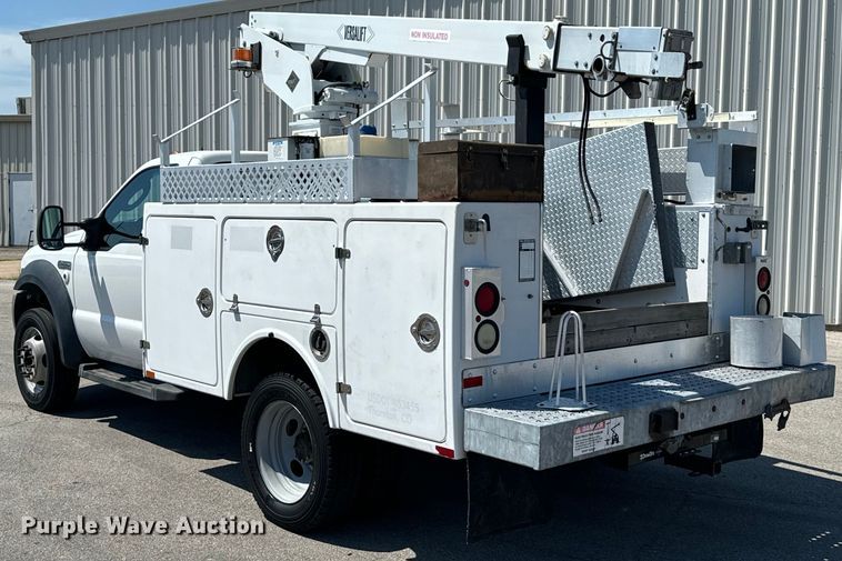 image for item DX0756 2006 Ford F450 Super Duty XL bucket truck