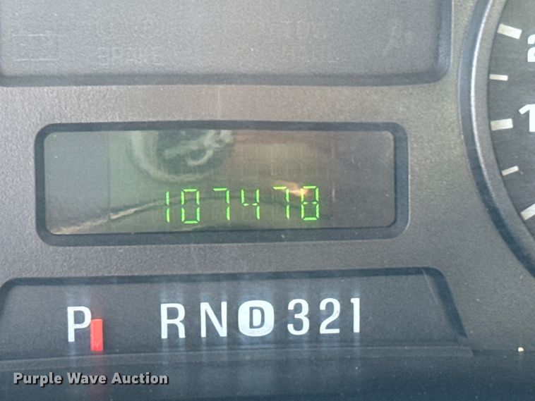 image for item DX0756 2006 Ford F450 Super Duty XL bucket truck