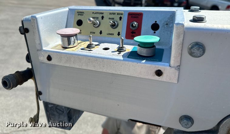 image for item DX0756 2006 Ford F450 Super Duty XL bucket truck