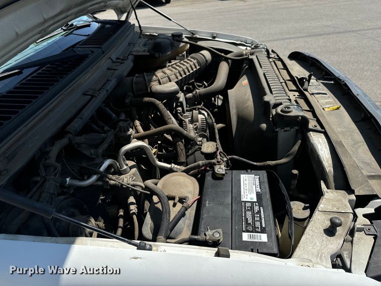 image for item DX0756 2006 Ford F450 Super Duty XL bucket truck