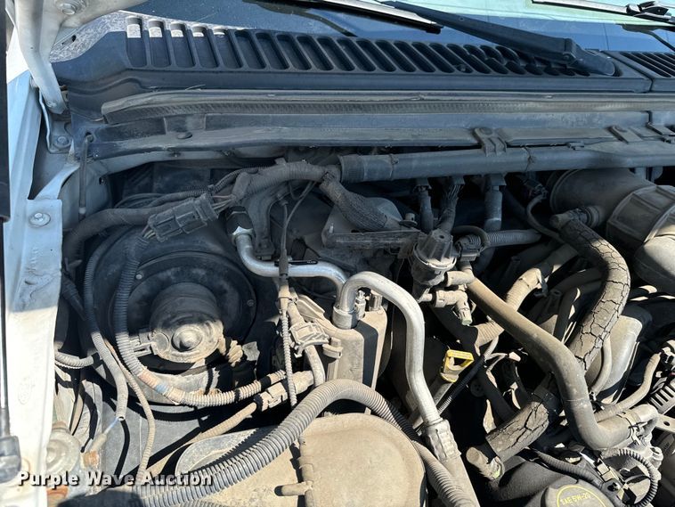 image for item DX0756 2006 Ford F450 Super Duty XL bucket truck