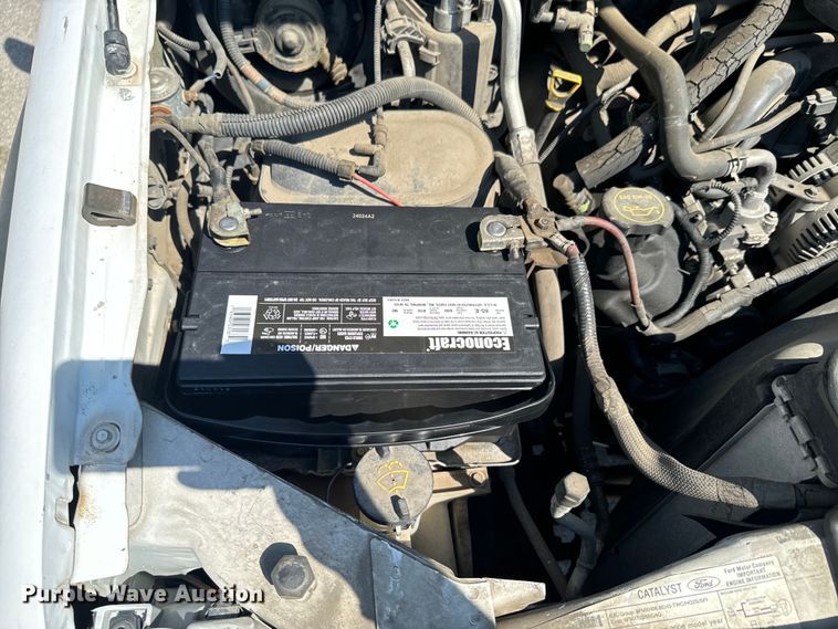 image for item DX0756 2006 Ford F450 Super Duty XL bucket truck