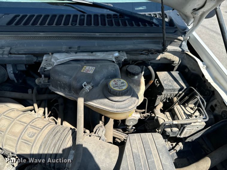 image for item DX0756 2006 Ford F450 Super Duty XL bucket truck