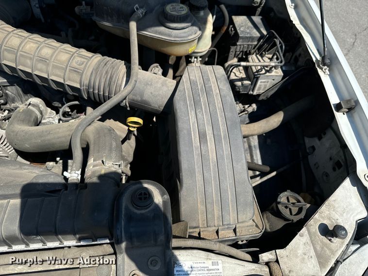 image for item DX0756 2006 Ford F450 Super Duty XL bucket truck