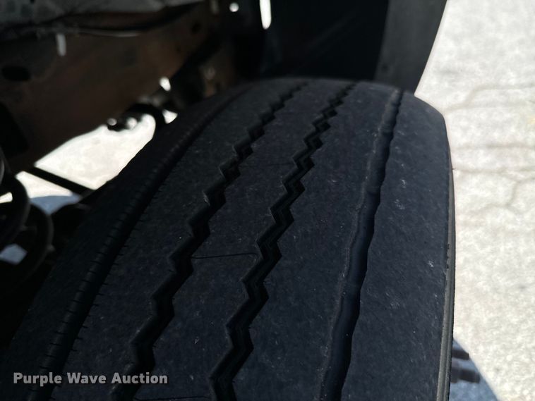 image for item DX0756 2006 Ford F450 Super Duty XL bucket truck