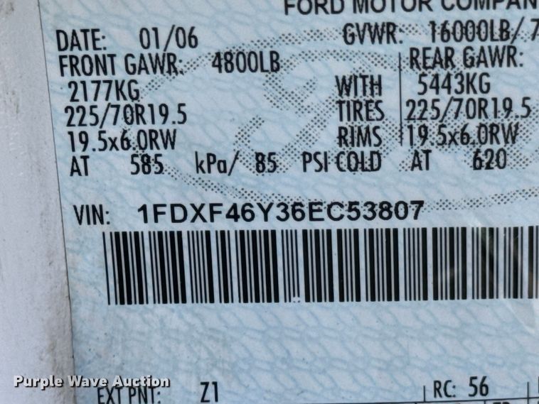 image for item DX0756 2006 Ford F450 Super Duty XL bucket truck