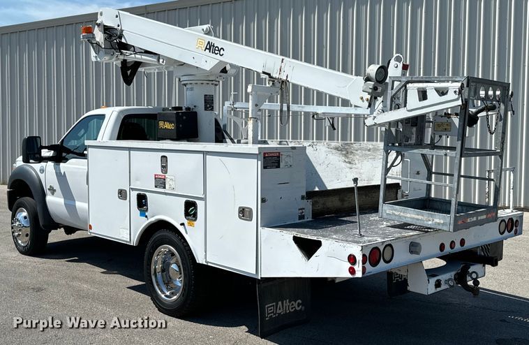 image for item DX0760 2014 Ford F550 Super Duty bucket truck
