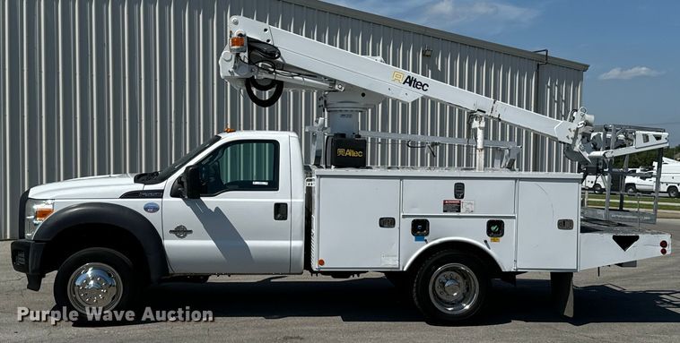 image for item DX0760 2014 Ford F550 Super Duty bucket truck