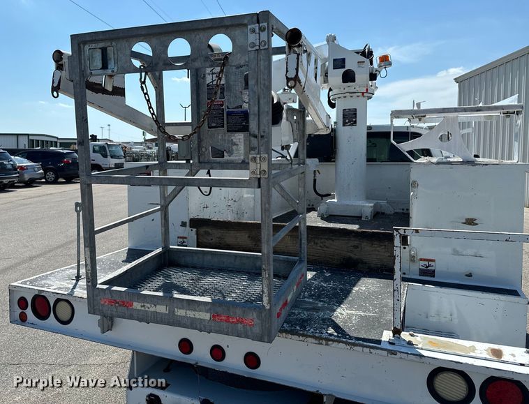 image for item DX0760 2014 Ford F550 Super Duty bucket truck