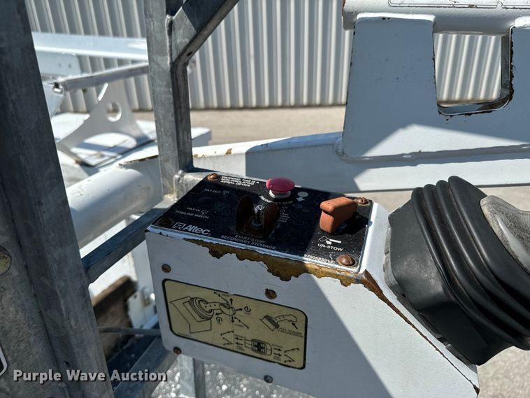 image for item DX0760 2014 Ford F550 Super Duty bucket truck