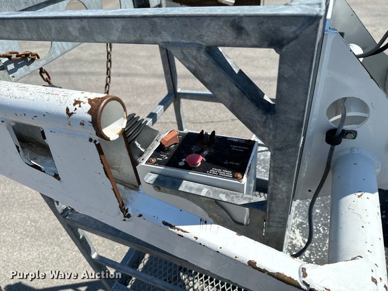 image for item DX0760 2014 Ford F550 Super Duty bucket truck