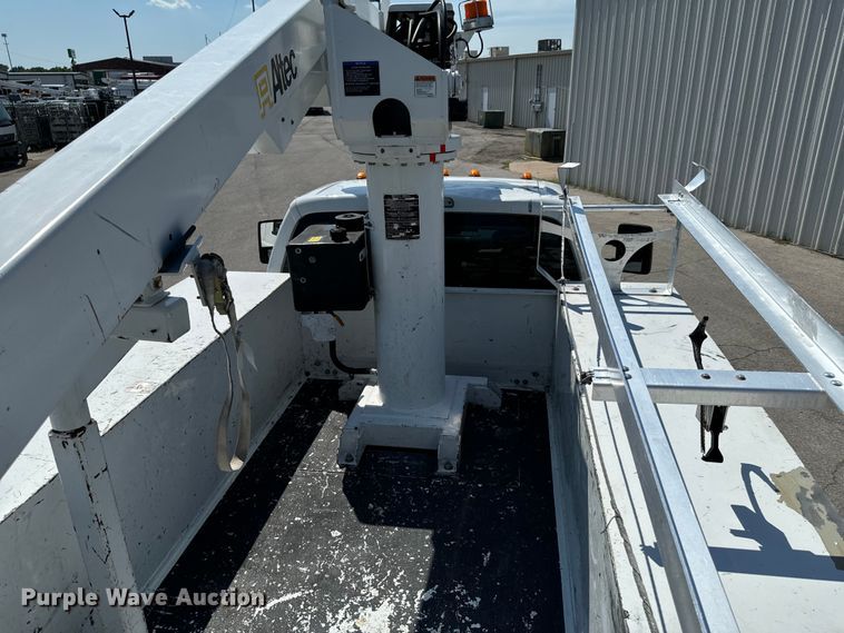 image for item DX0760 2014 Ford F550 Super Duty bucket truck