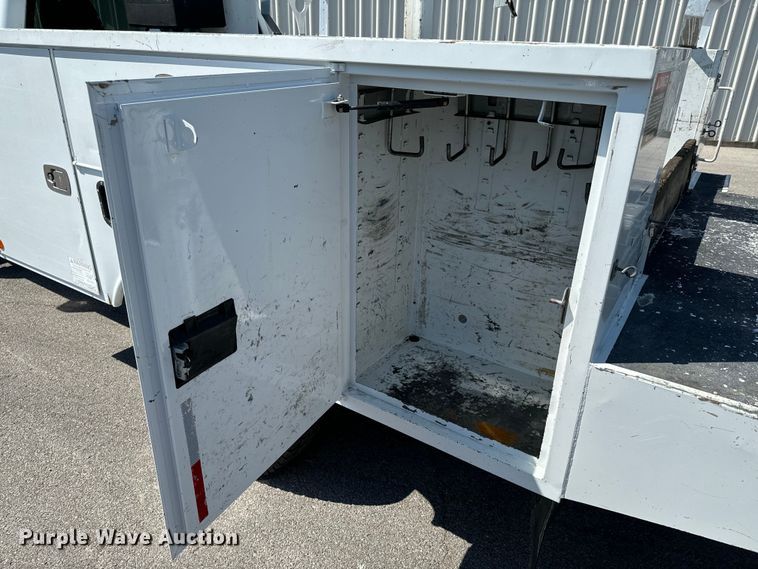 image for item DX0760 2014 Ford F550 Super Duty bucket truck