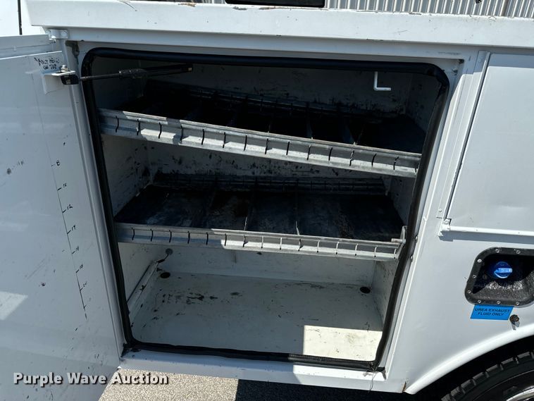 image for item DX0760 2014 Ford F550 Super Duty bucket truck