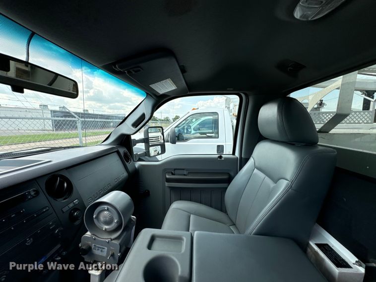 image for item DX0760 2014 Ford F550 Super Duty bucket truck