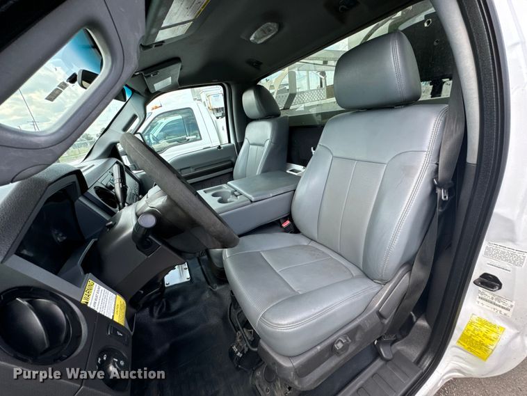 image for item DX0760 2014 Ford F550 Super Duty bucket truck