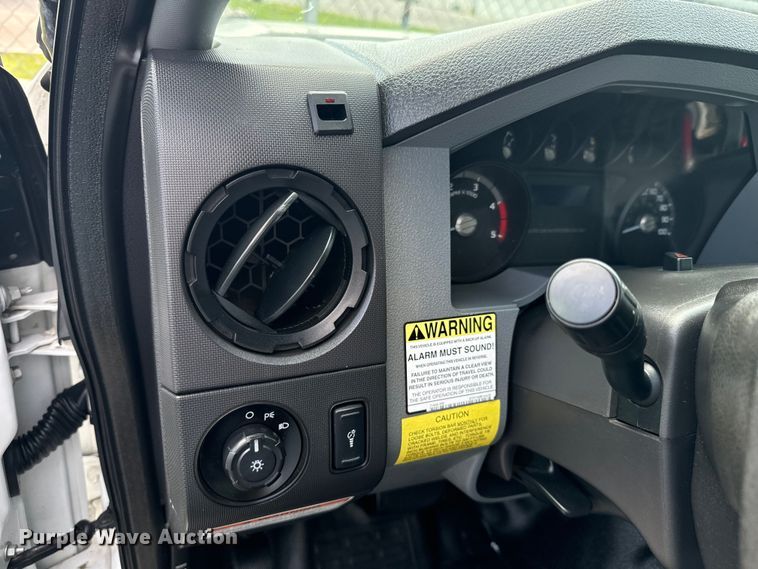 image for item DX0760 2014 Ford F550 Super Duty bucket truck