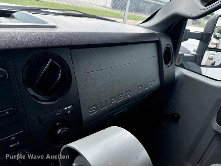 image for item DX0760 2014 Ford F550 Super Duty bucket truck