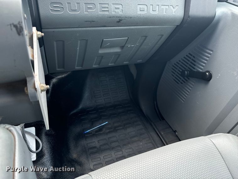 image for item DX0760 2014 Ford F550 Super Duty bucket truck