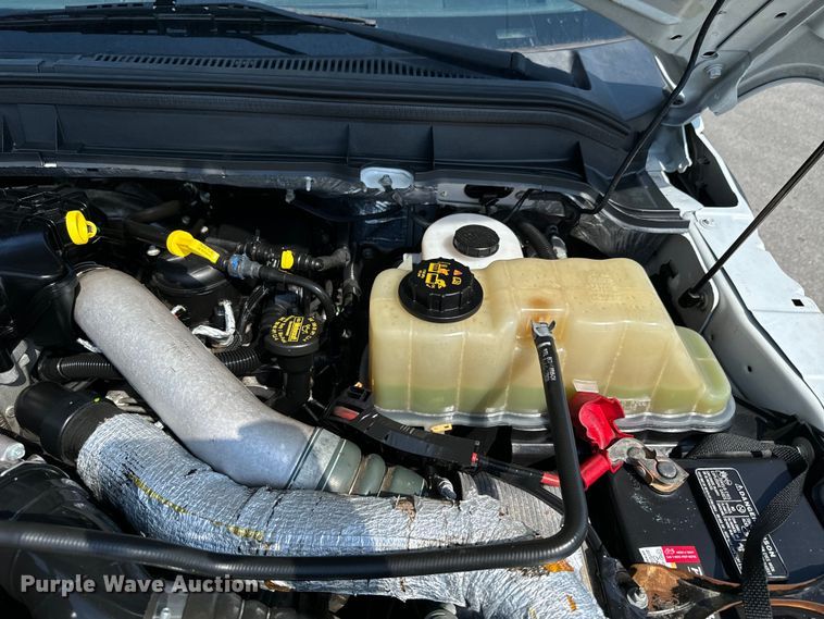 image for item DX0760 2014 Ford F550 Super Duty bucket truck