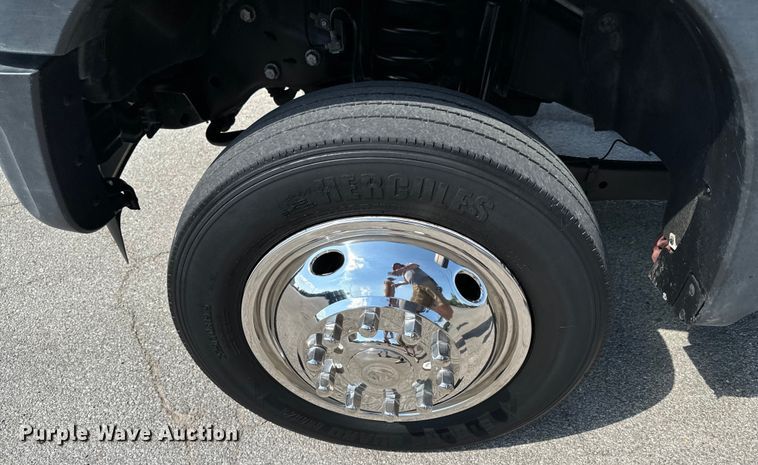 image for item DX0760 2014 Ford F550 Super Duty bucket truck