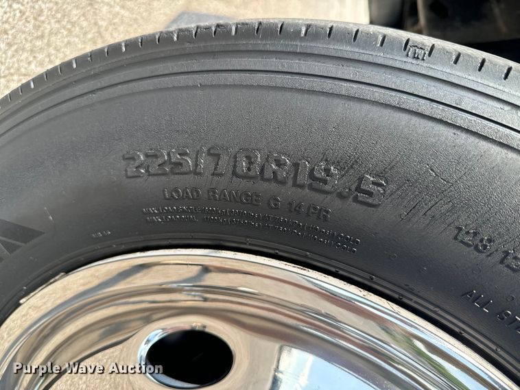 image for item DX0760 2014 Ford F550 Super Duty bucket truck