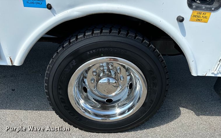 image for item DX0760 2014 Ford F550 Super Duty bucket truck