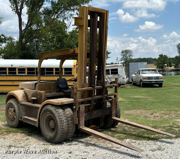 image for item DX0800 Hyster SC180 forklift