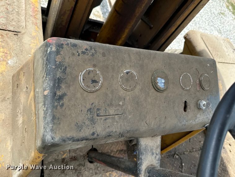 image for item DX0800 Hyster SC180 forklift